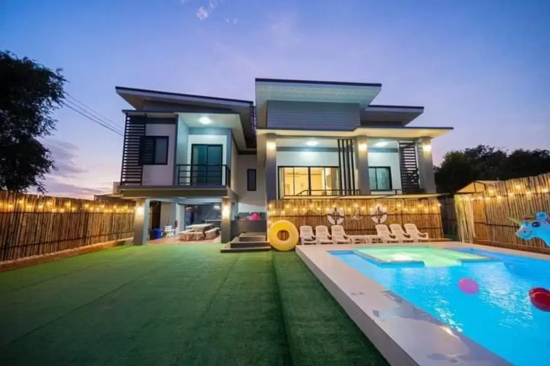 chill pool villa