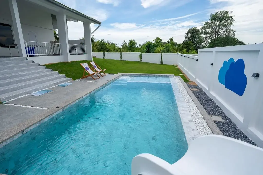 Konmek Poolvilla (ก้อนเมฆ พูลวิลล่า)