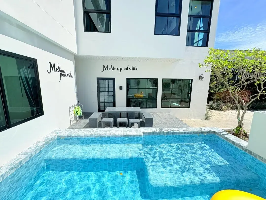 Medina Pool villa M4 พูลวิลล่าบางแสน