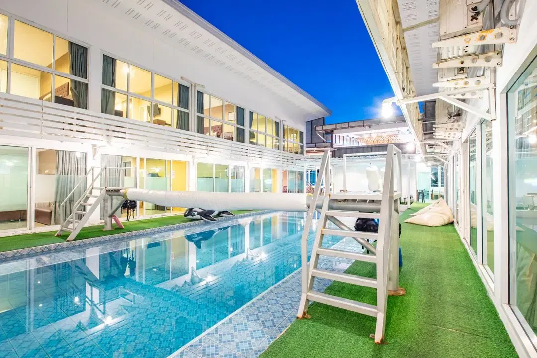 Villa pool lay resort PATTAYA พูลวิลล่า 20 คน